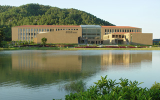 ����ʦ����ѧ�麣��УУ԰���