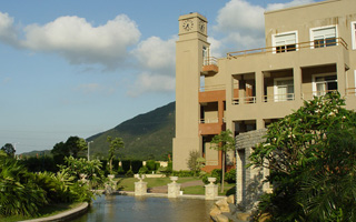 ����ʦ����ѧ�麣��УУ԰���